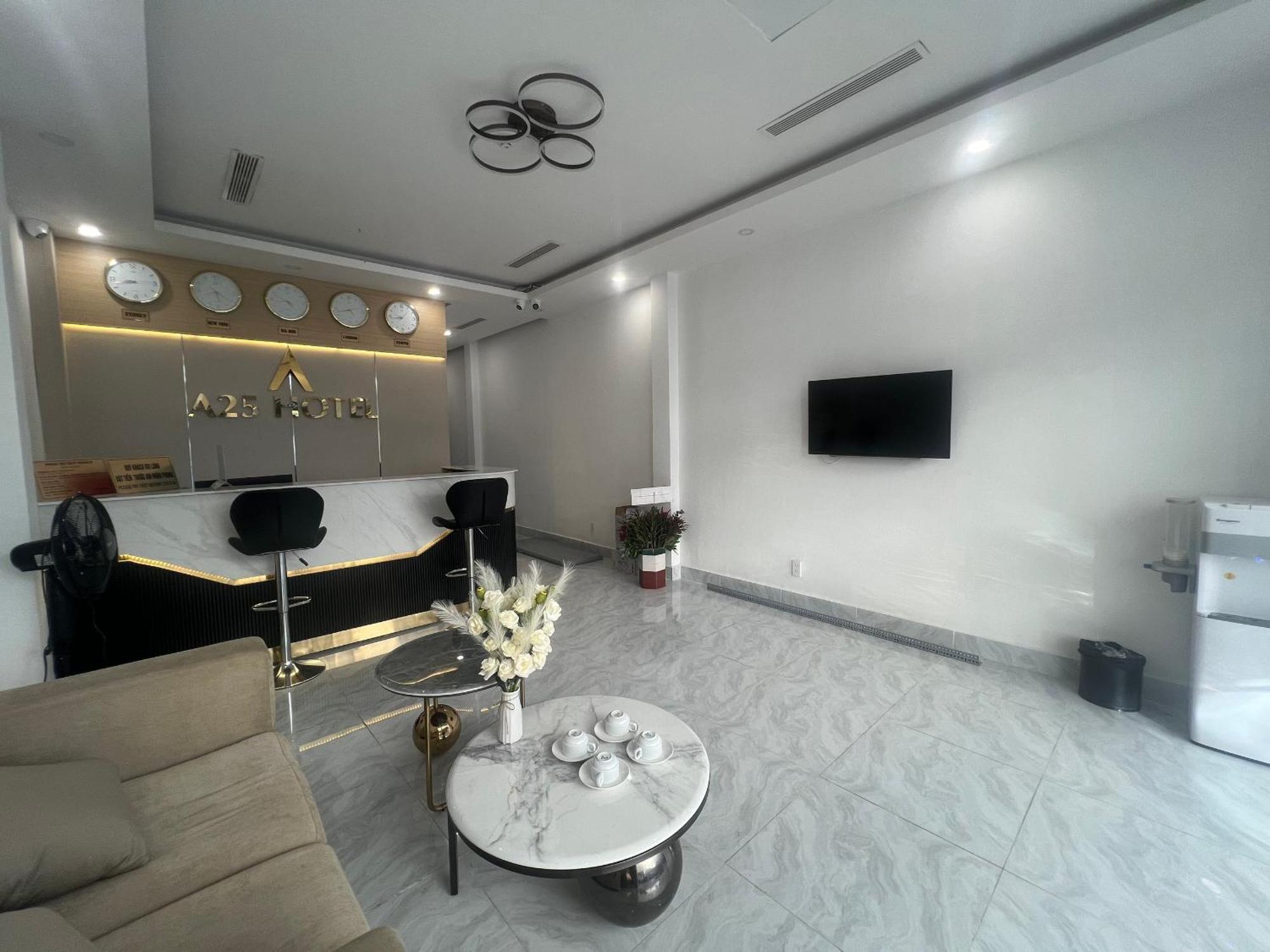 A25 Hotel - 14 Ho Huan Nghiep Ho Chi Minh City Exterior photo
